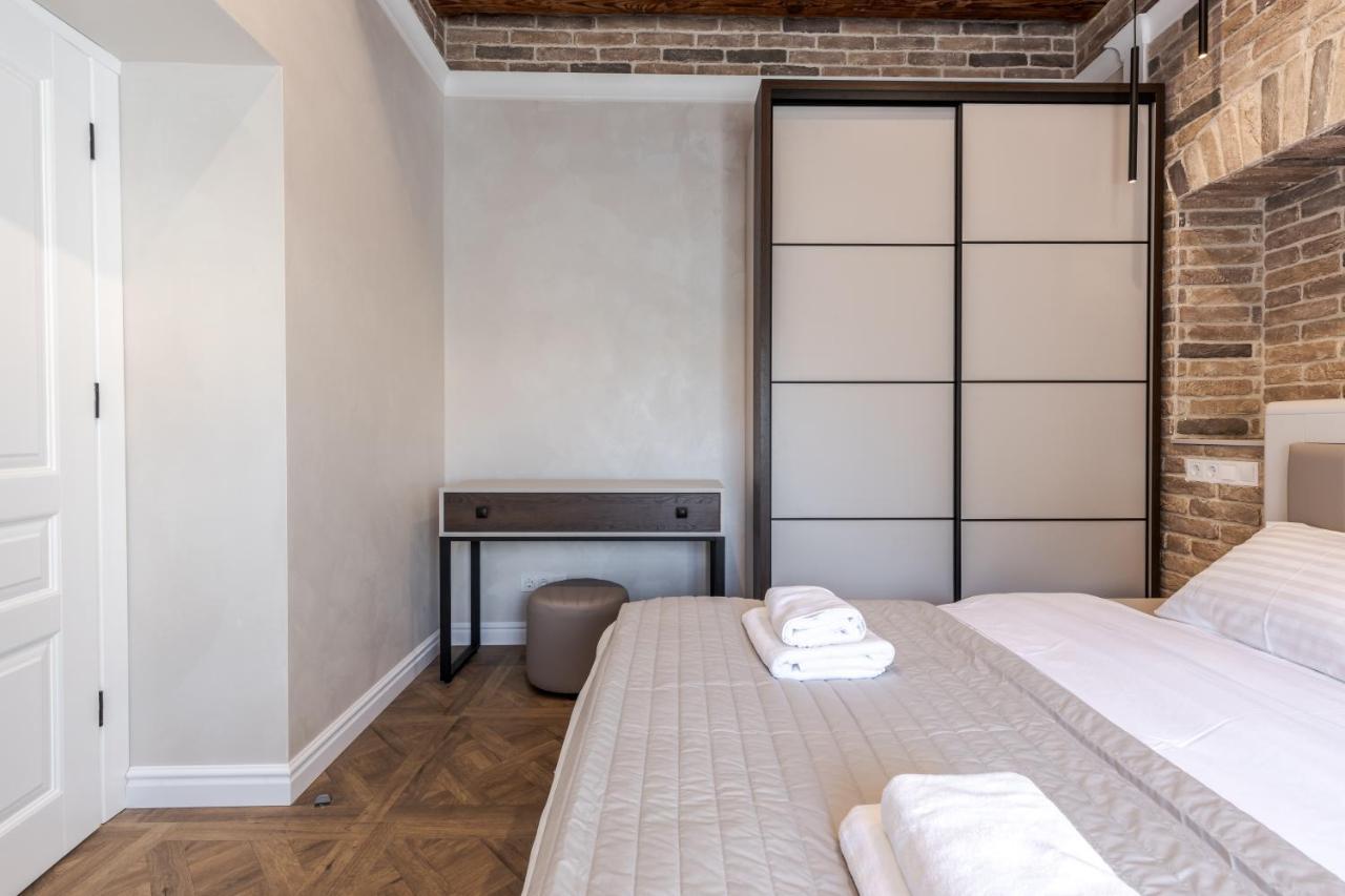 View On Rynok Square Apartments Lemberg Exterior foto