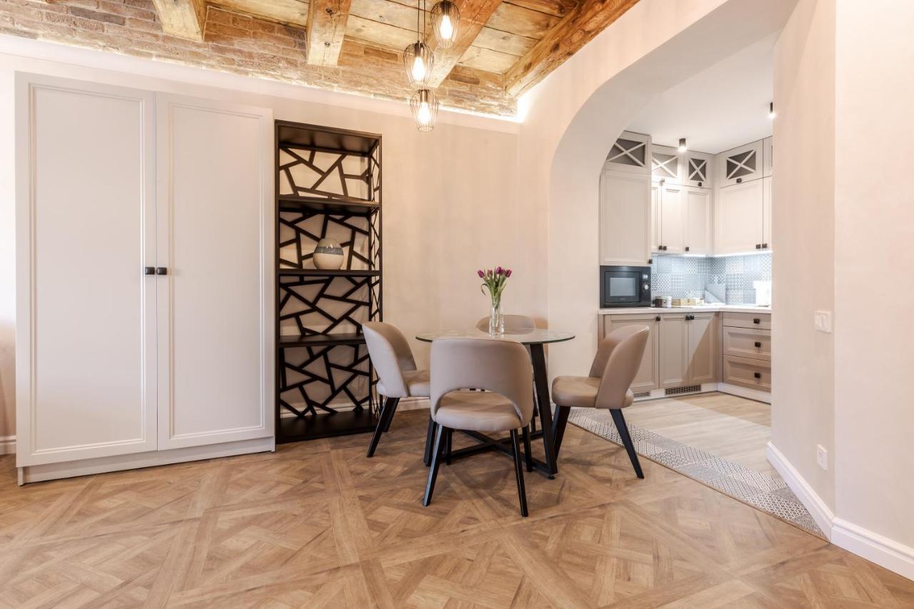 View On Rynok Square Apartments Lemberg Exterior foto