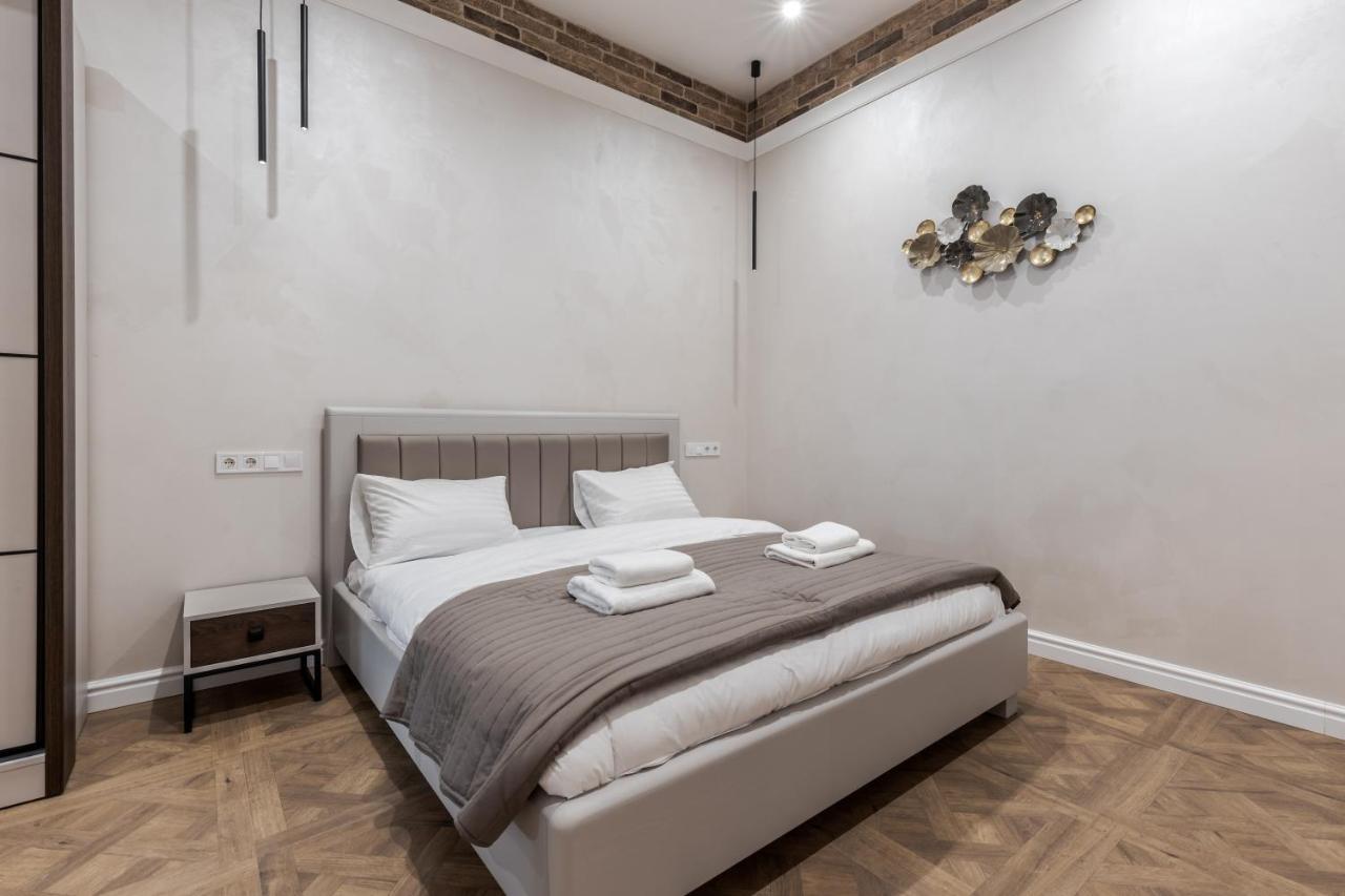 View On Rynok Square Apartments Lemberg Exterior foto